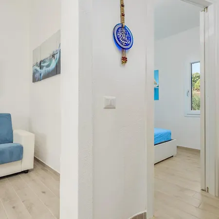 Casa Giallo Apartment